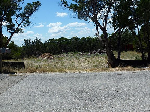 5th image of 20203 Travis Dr