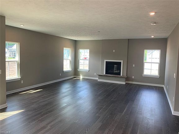 4th image of 38937 Briar Lakes Dr