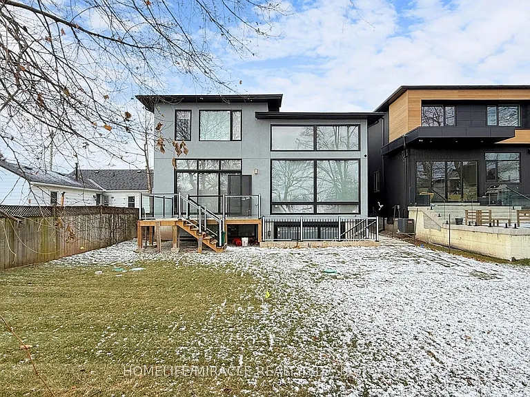 150 Stewart St — Photo 28