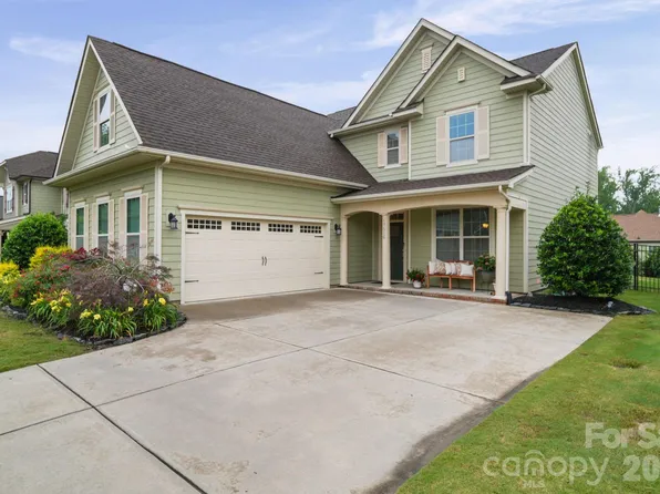 17516 Austins Creek Dr, Charlotte, NC 28278