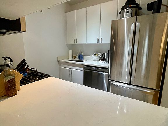 5th image of 99 John St APT 214