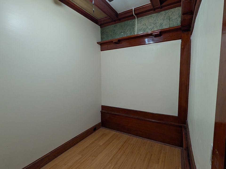 Den / Bonus Room