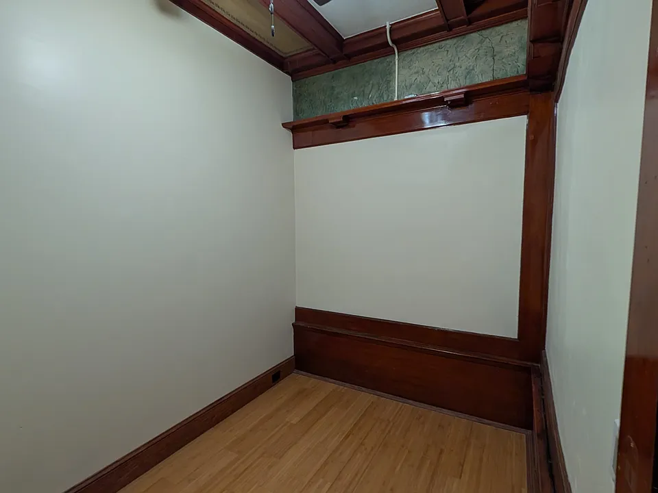 Den / Bonus Room