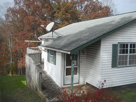 2nd image of 207 McKinley St