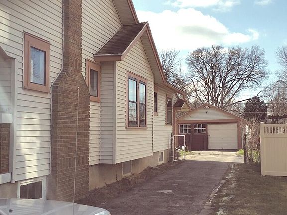 5th image of 227 Watervliet Ave