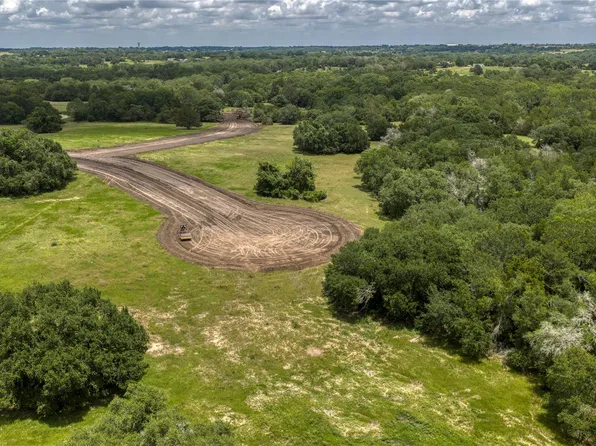 22 Ridgewood Farms Way, Brenham, TX 77833