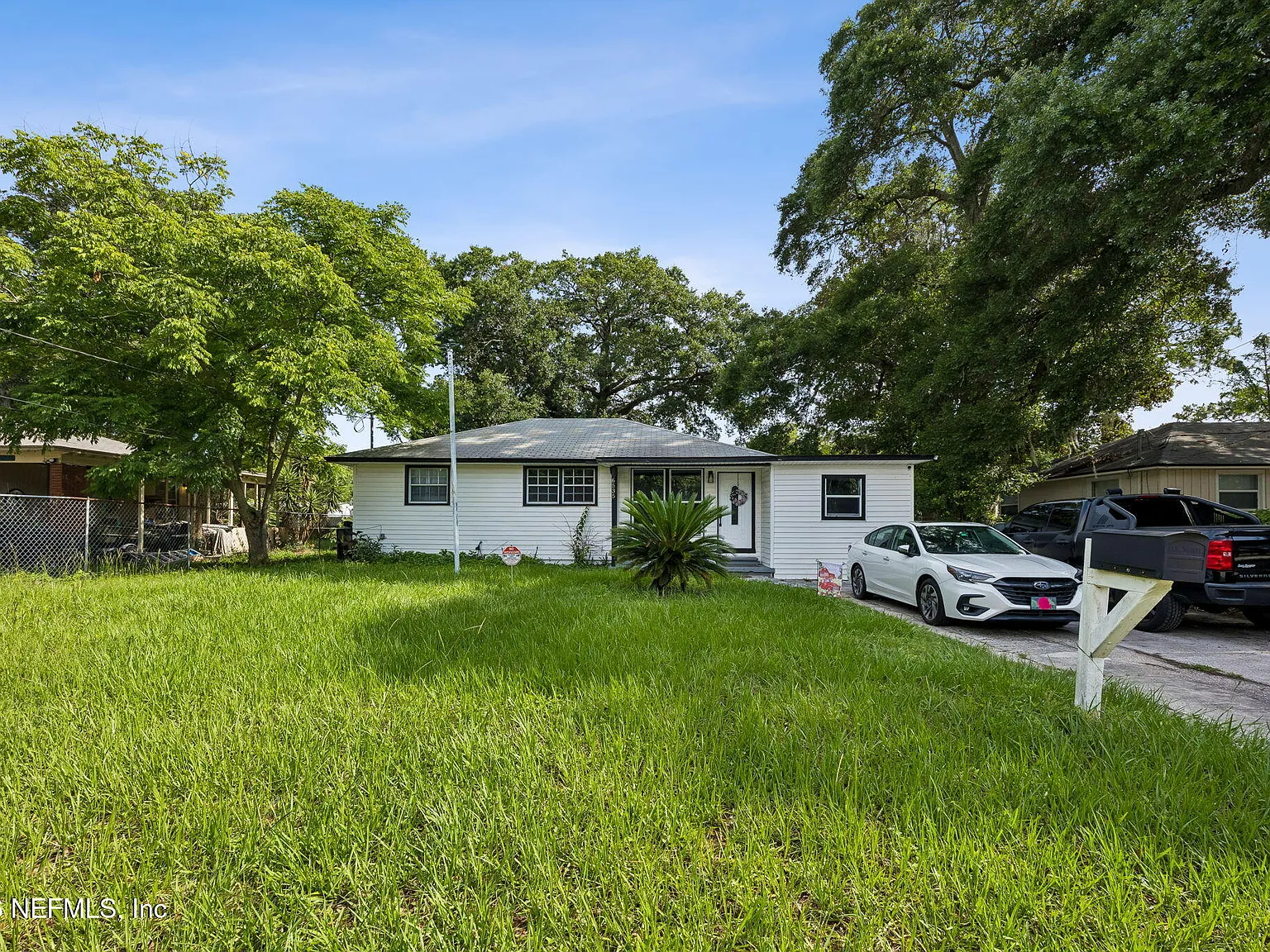 4 bed, 2.0 bath, 1273 sqft, $2,100 — Photo 1