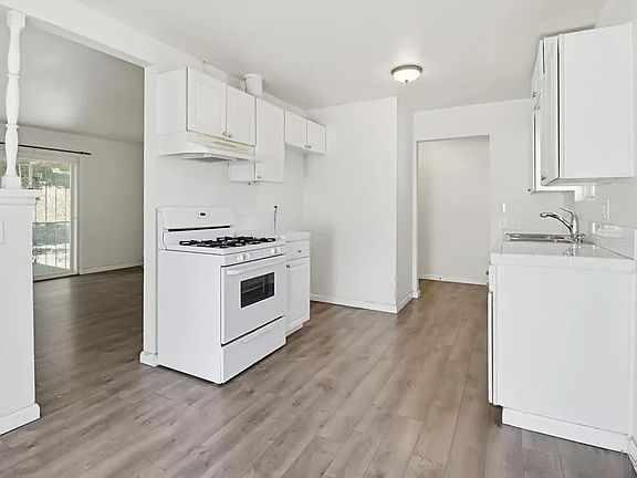 5th image of 7602 Woodbine Way