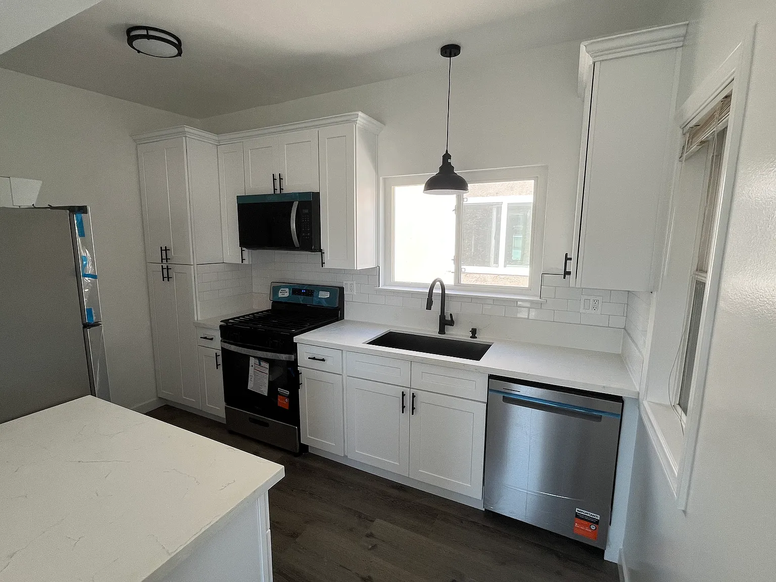 2 bed, 950 sqft, $3,195 — Photo 4