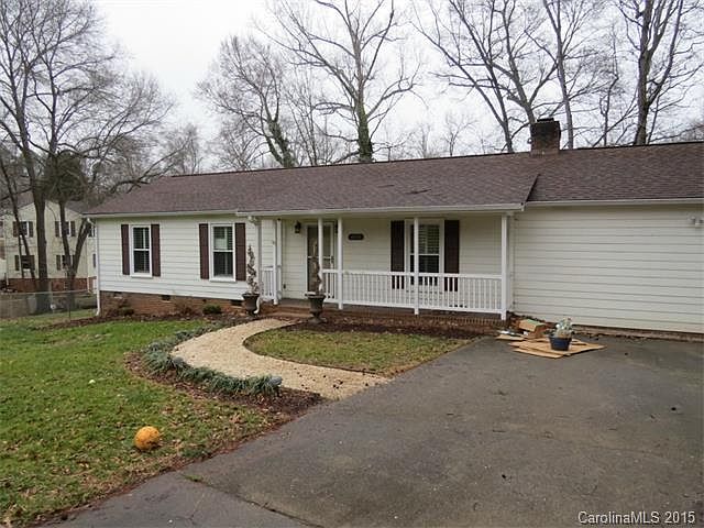 1st image of 600 Edgewater Dr