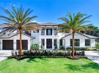 460 2nd Ave N, Naples, FL 34102
