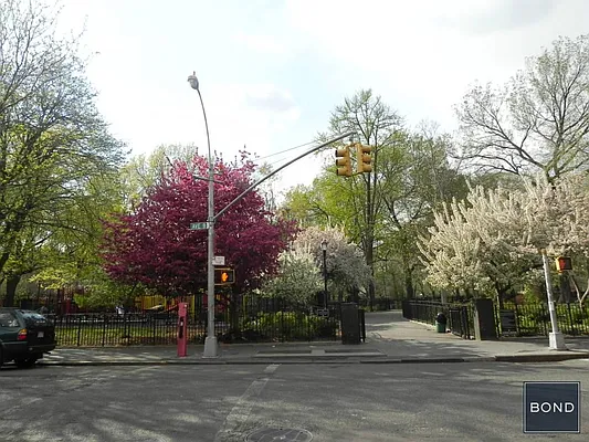 Rented by Bond New York | media 12