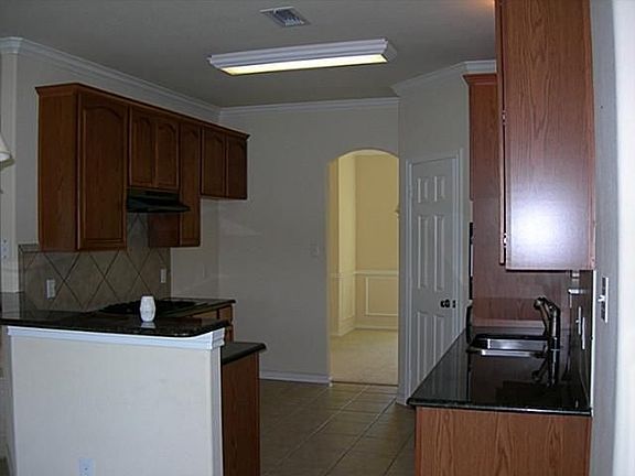 2nd image of 1033 Estates Dr
