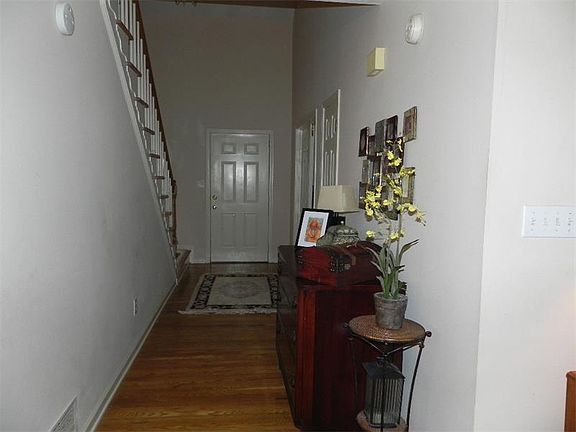 2nd image of 2690 Eastmont Trl