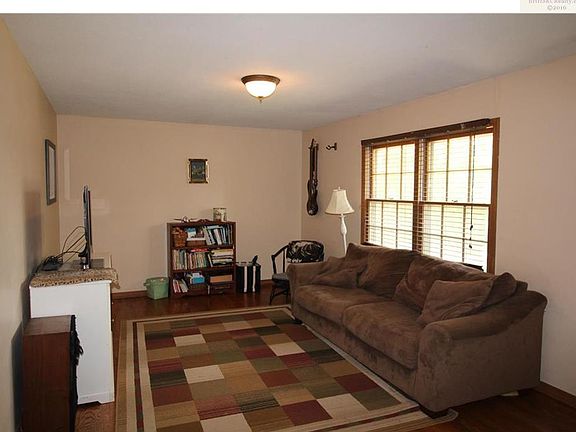 2nd image of 9140 Goddard St