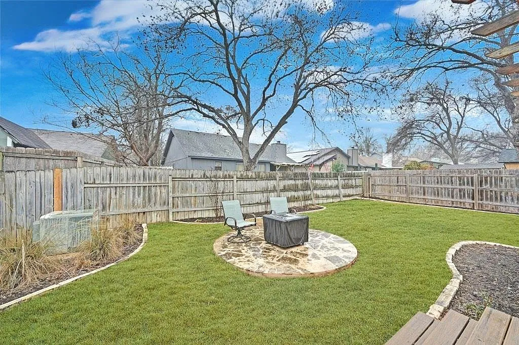 3 bed, 2.0 bath, 1813 sqft, $2,750 — Photo 4