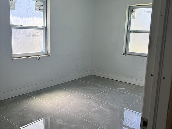 4th image of 2313 Seminole Blvd