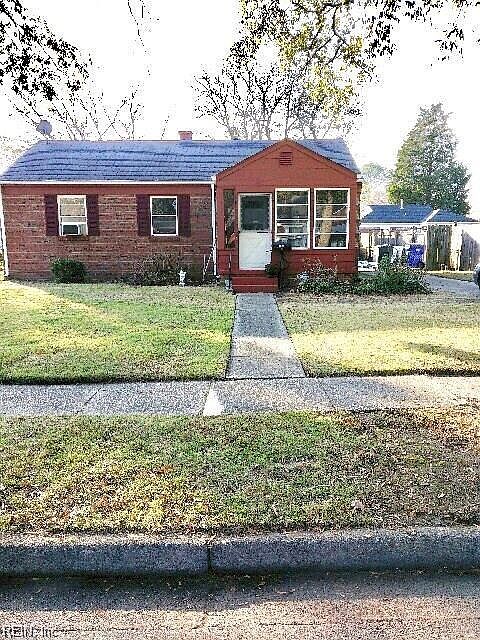 1st image of 637 Summers Dr