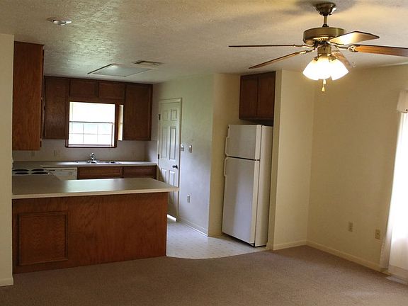 5th image of 146 E Vera Ave