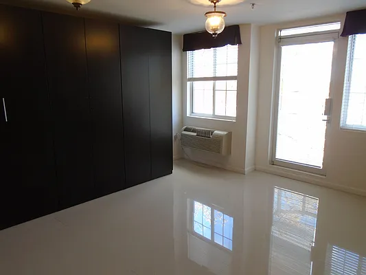 Rented by 18 REALTY | media 29