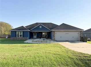 13 Silver Eagle Ct, Fort Mitchell, AL 36856