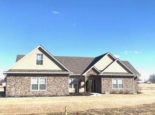 23350 N Lark Song Ln, Sturgeon, MO 65284