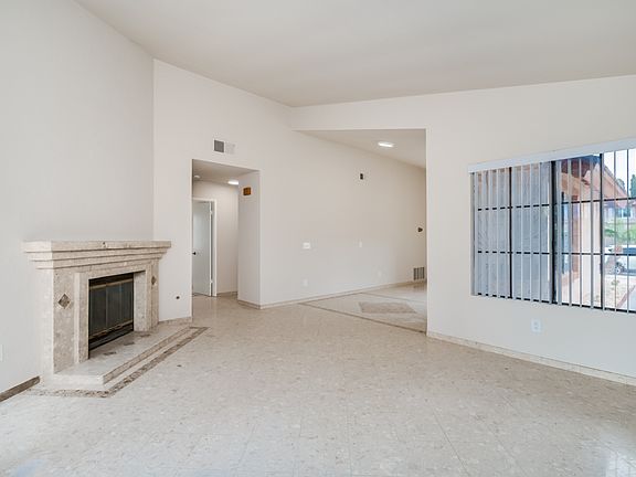 5th image of 1090 Winding Oak Dr