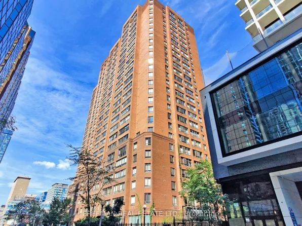 633 Bay St #2405, Toronto, ON M5G 2G4