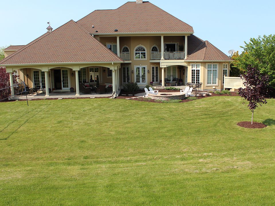 2nd image of 9965 W Woelfel Rd