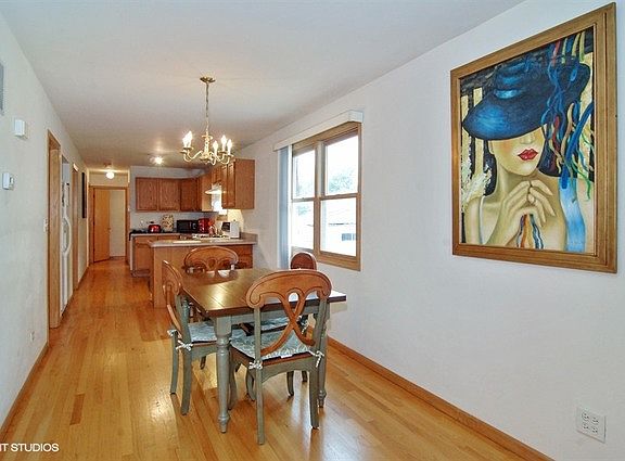 3rd image of 2204 N Knox Ave