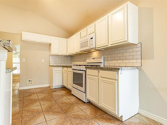 5th image of 19346 Otter Trail Ct