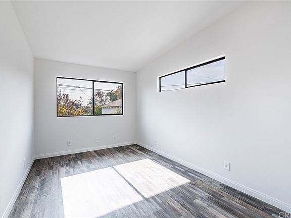 4th image of 212 W Fairview Blvd