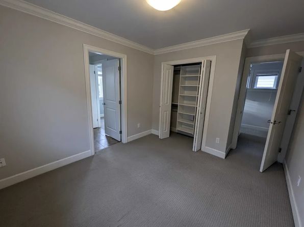 3 bedroom rental in Surrey — photo 7