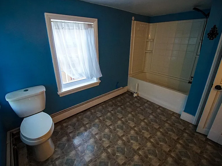 32 Market St — Photo 12