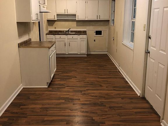 4th image of 902 Barrow Dr