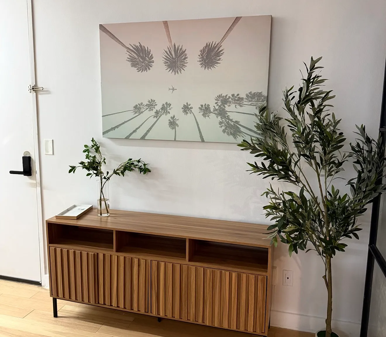 1 bed, 820 sqft, $2,400 — Photo 3