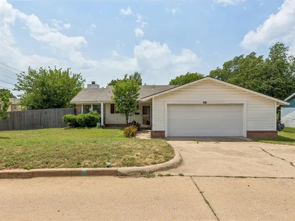 830 Douglas Dr, Norman, OK 73069