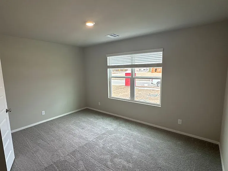 1105 E Honolulu St — Photo 5