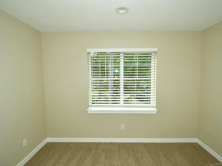 956 152nd St E — Photo 14