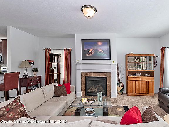 3rd image of 608 Worthington Dr