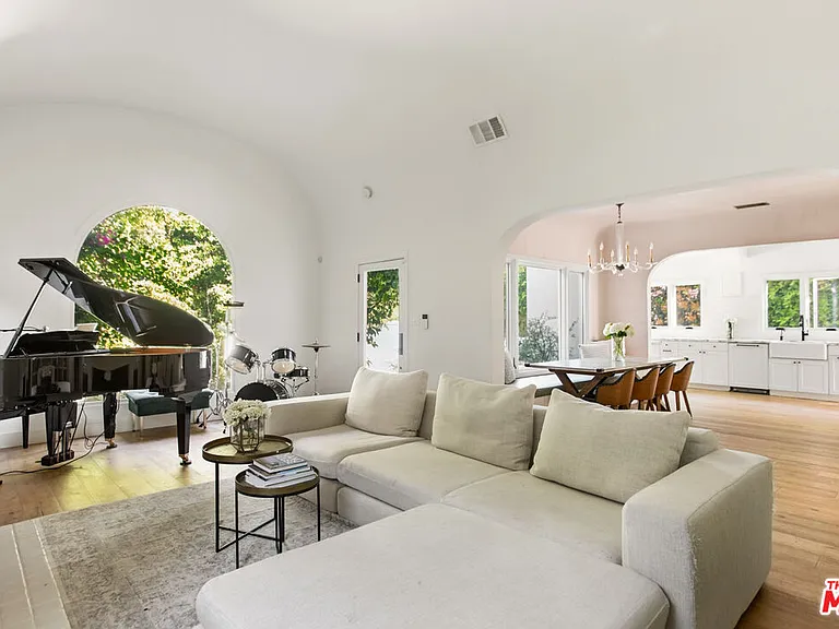 327 N Edinburgh Ave — Photo 31