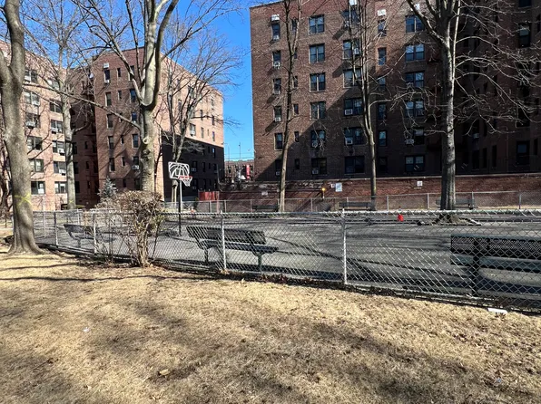 33-44 Junction Boulevard image 26 of 29