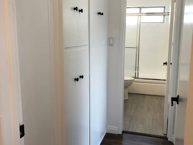 6700 Whitsett Ave #8 — Photo 7