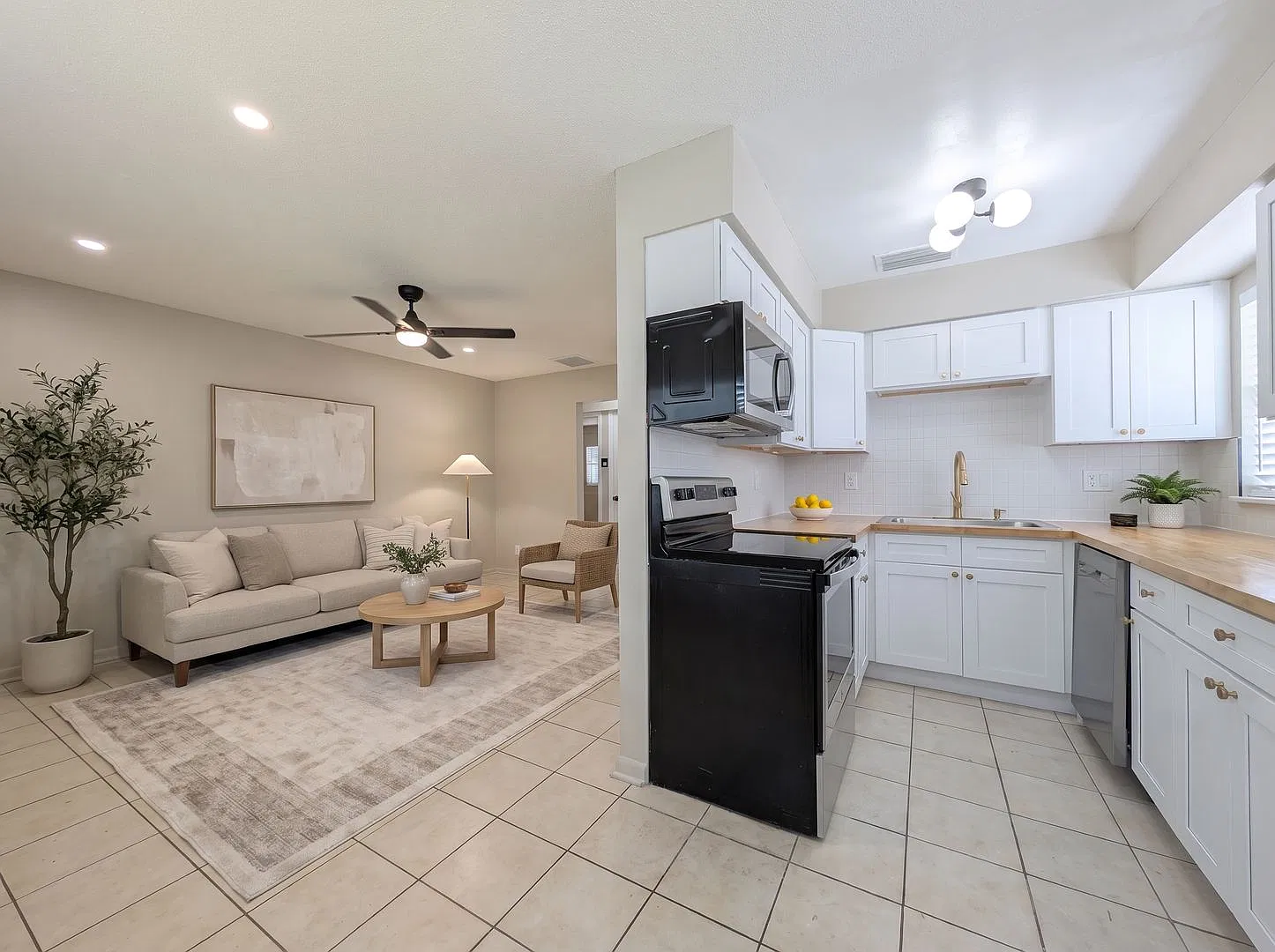 Available Now: Updated 2 Bedroom, 1 Bath Duplex Unit In Altamonte Springs — Photo 3