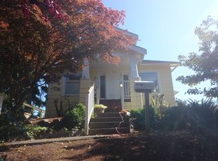 5055 SW Grayson St, Seattle, WA 98116