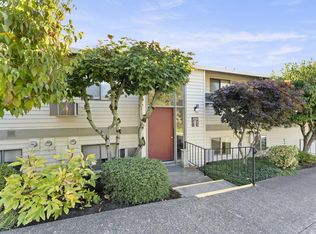 12022 SW King Arthur St APT D, King City, OR 97224