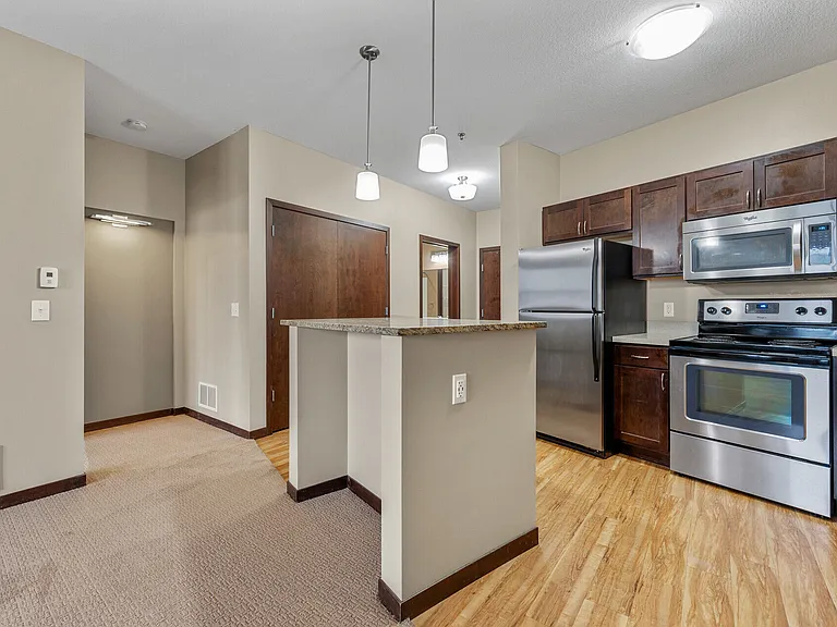 Oaks Station Place — Photo 16
