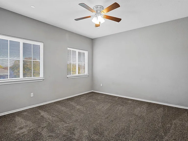 612 Meadow View Ct #101 — Photo 3