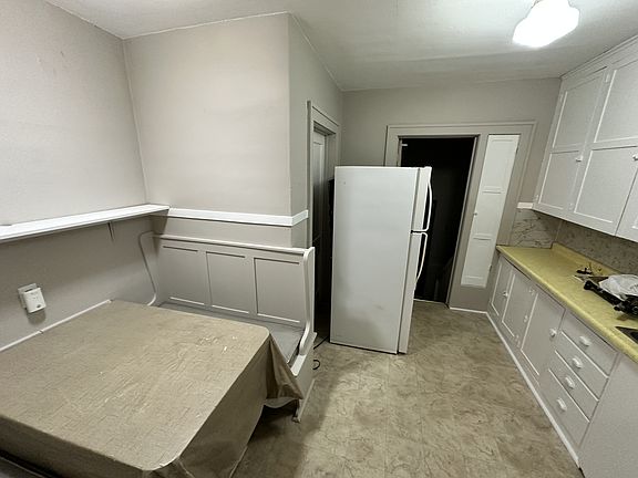 2nd image of 240 7th Ave #10504783