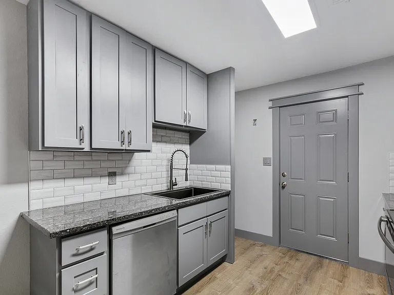 3102 Wildwood St #B — Photo 18